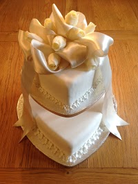 Perfectly Perfect   Beautiful Cakes and Flowers For All Occasions 1064584 Image 7